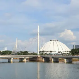 Prefeito de Teresina assina licitações para construção de nova ponte, planetário e compra de 100 ônibus